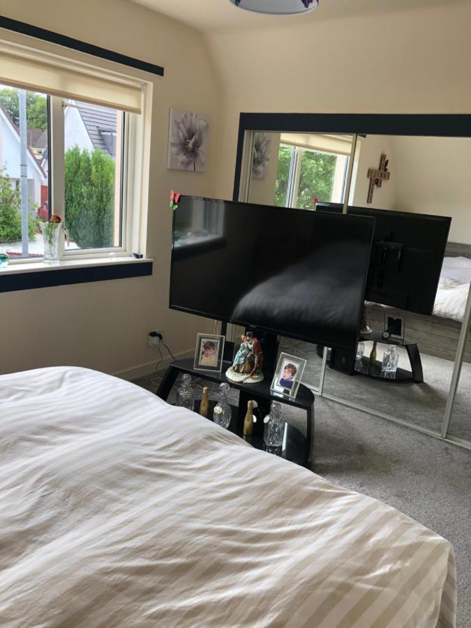 Limegrove Comfortable Three Bedroom House Law Extérieur photo
