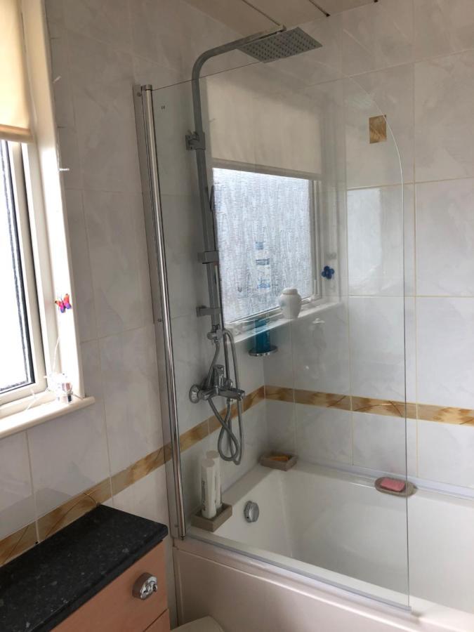 Limegrove Comfortable Three Bedroom House Law Extérieur photo