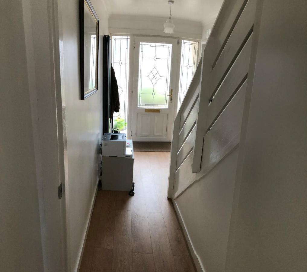 Limegrove Comfortable Three Bedroom House Law Extérieur photo