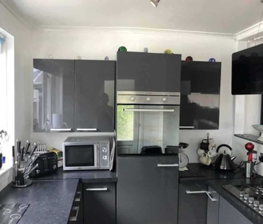 Limegrove Comfortable Three Bedroom House Law Extérieur photo